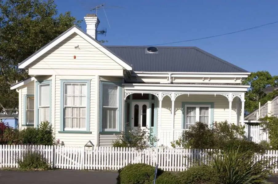 Auckland’s Climate and Its Impact on Exterior Painting 